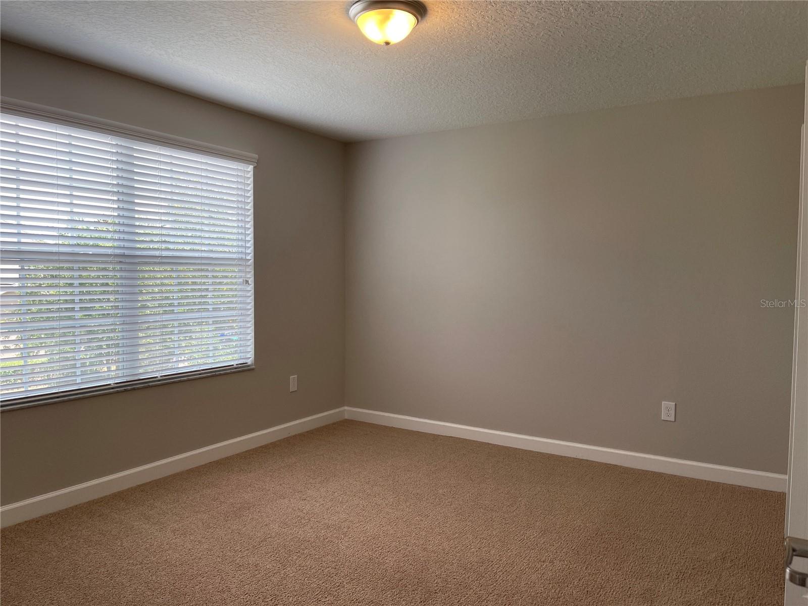 Image 15 of 29 For 15168 Evergreen Oak Loop