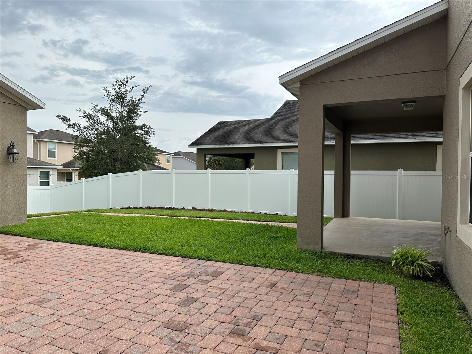 Image 2 of 29 For 15168 Evergreen Oak Loop
