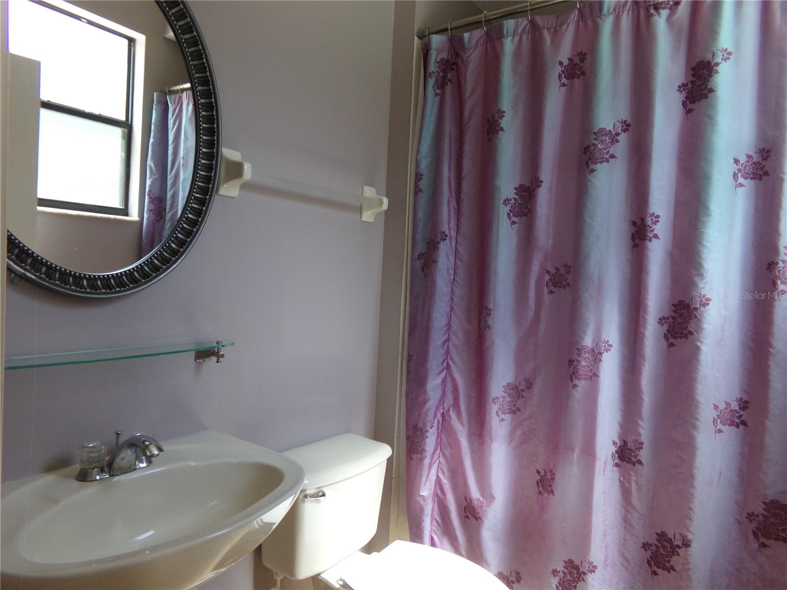 Image 19 of 52 For 721 Rantoul Ln