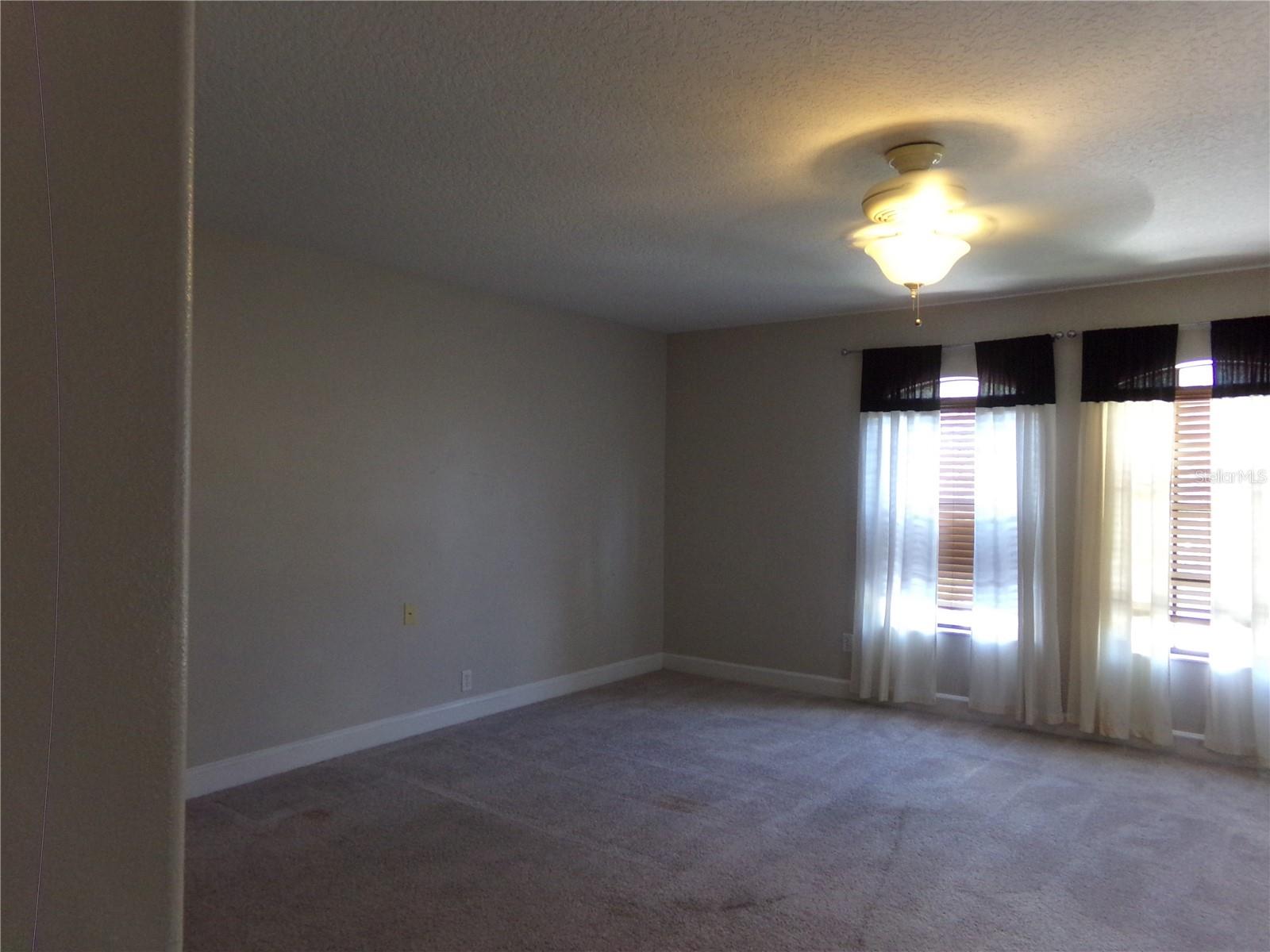 Image 37 of 52 For 721 Rantoul Ln
