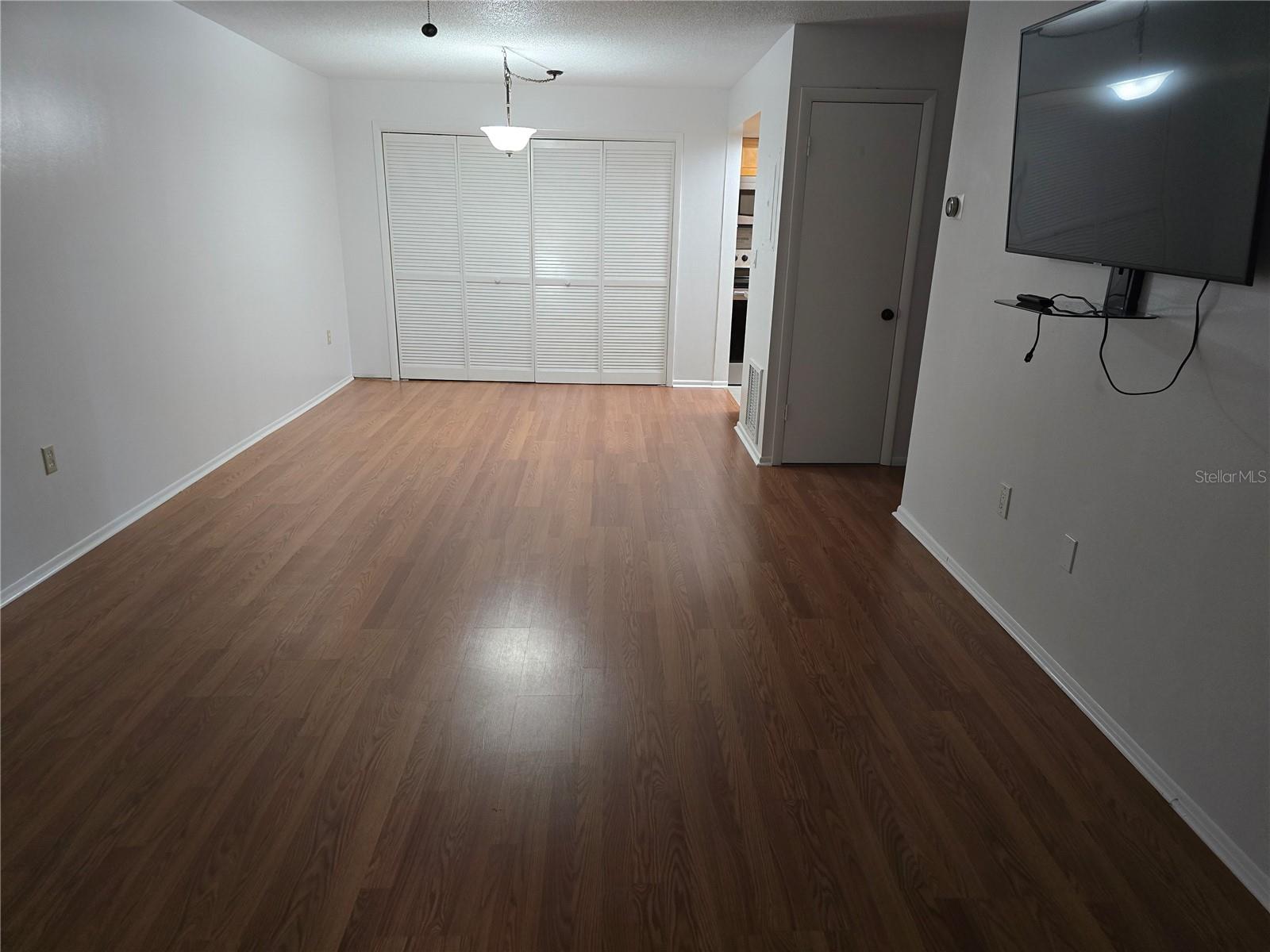 Image 2 of 11 For 540 Cascade Circle 104