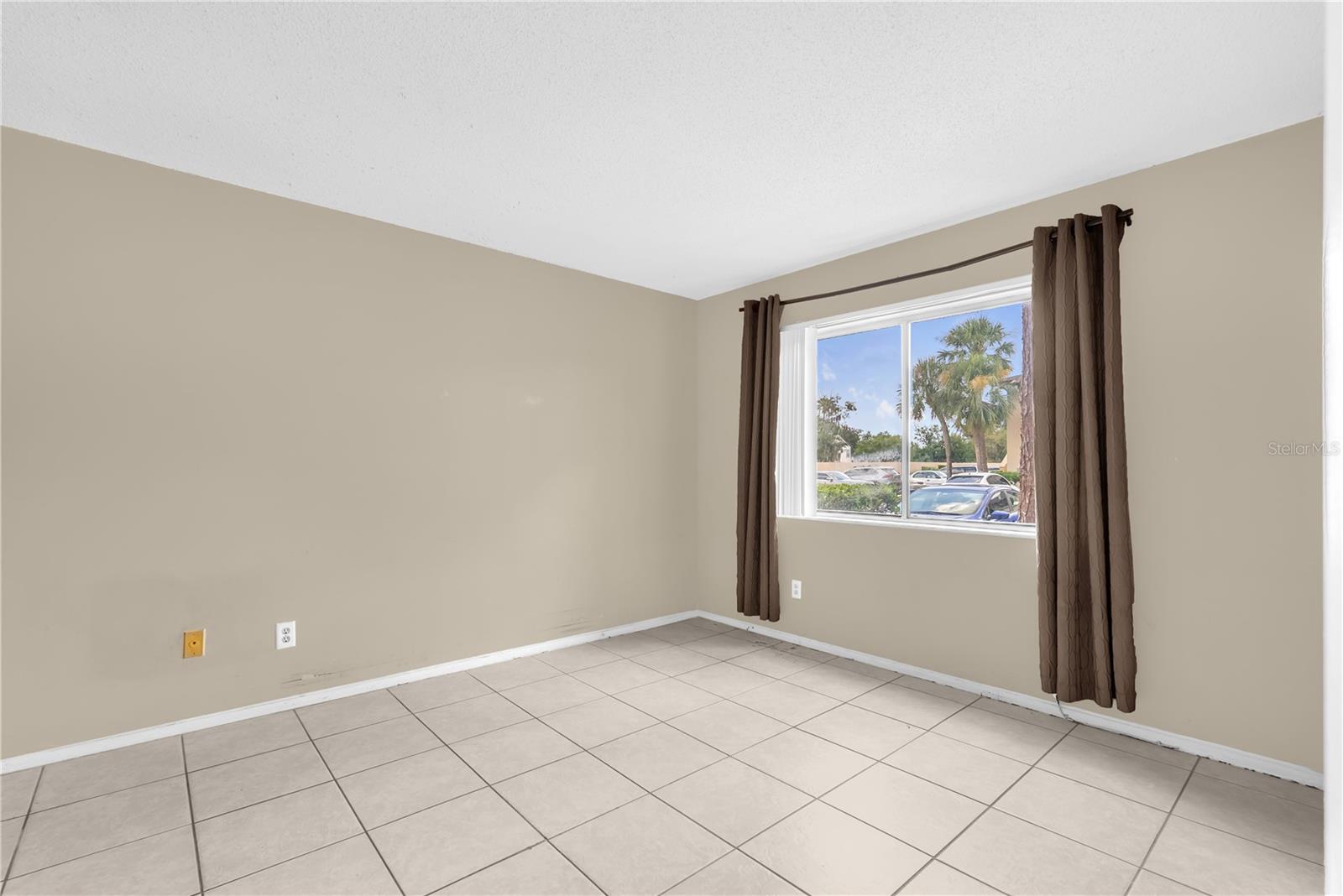 Image 13 of 22 For 6118 Curry Ford Road 127