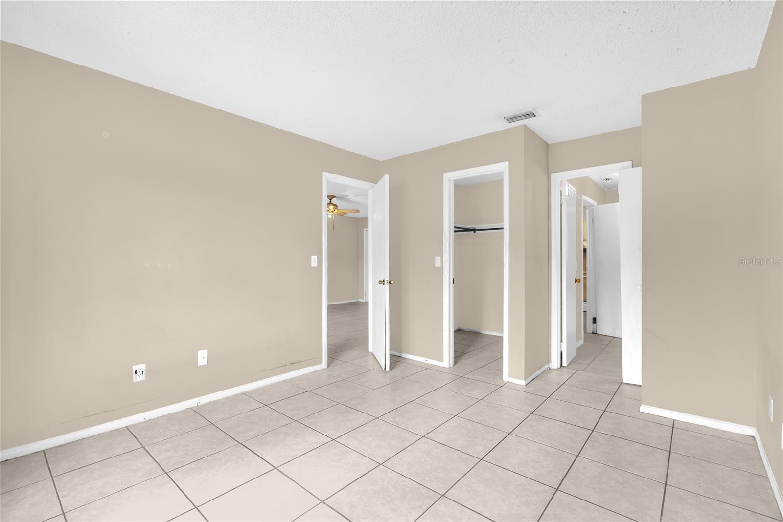 Image 14 of 22 For 6118 Curry Ford Road 127