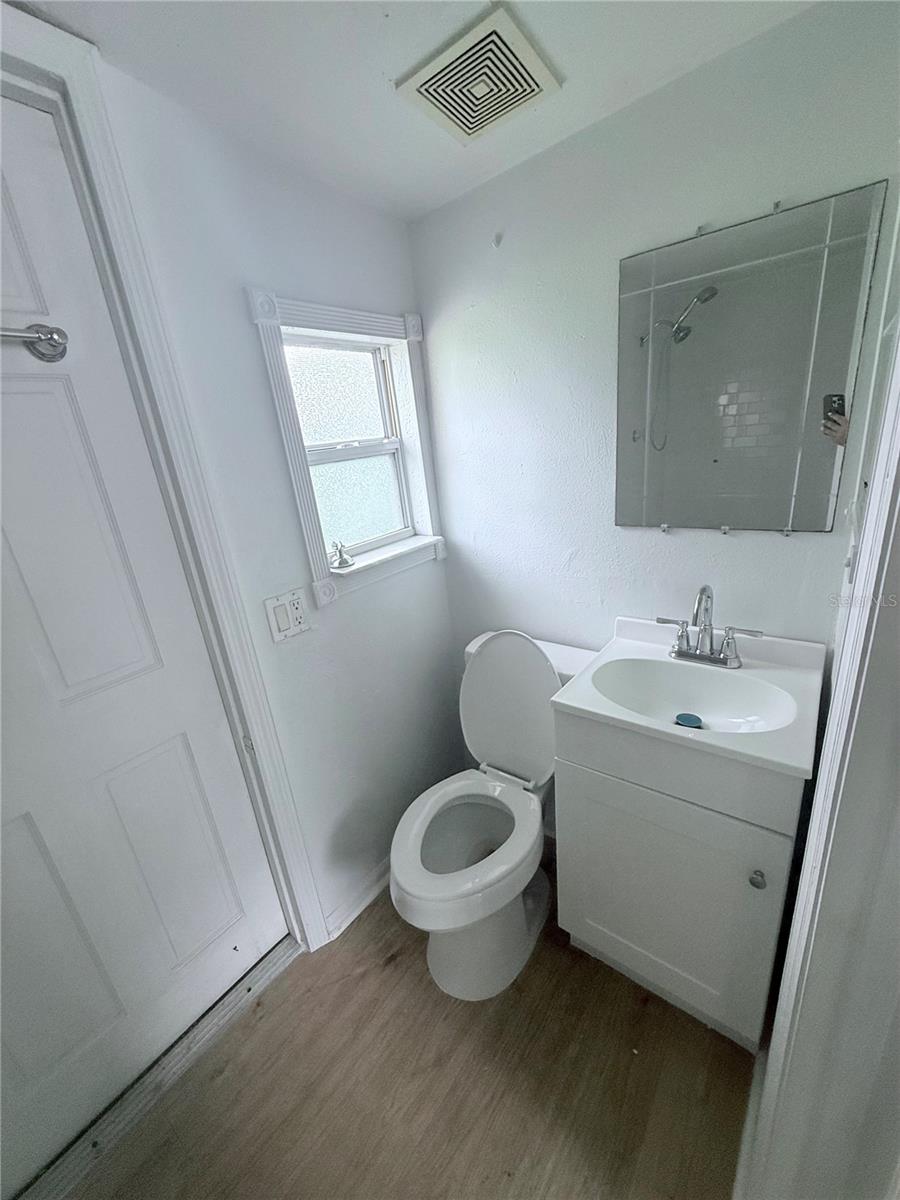 Image 6 of 7 For 2120b Carlton Drive