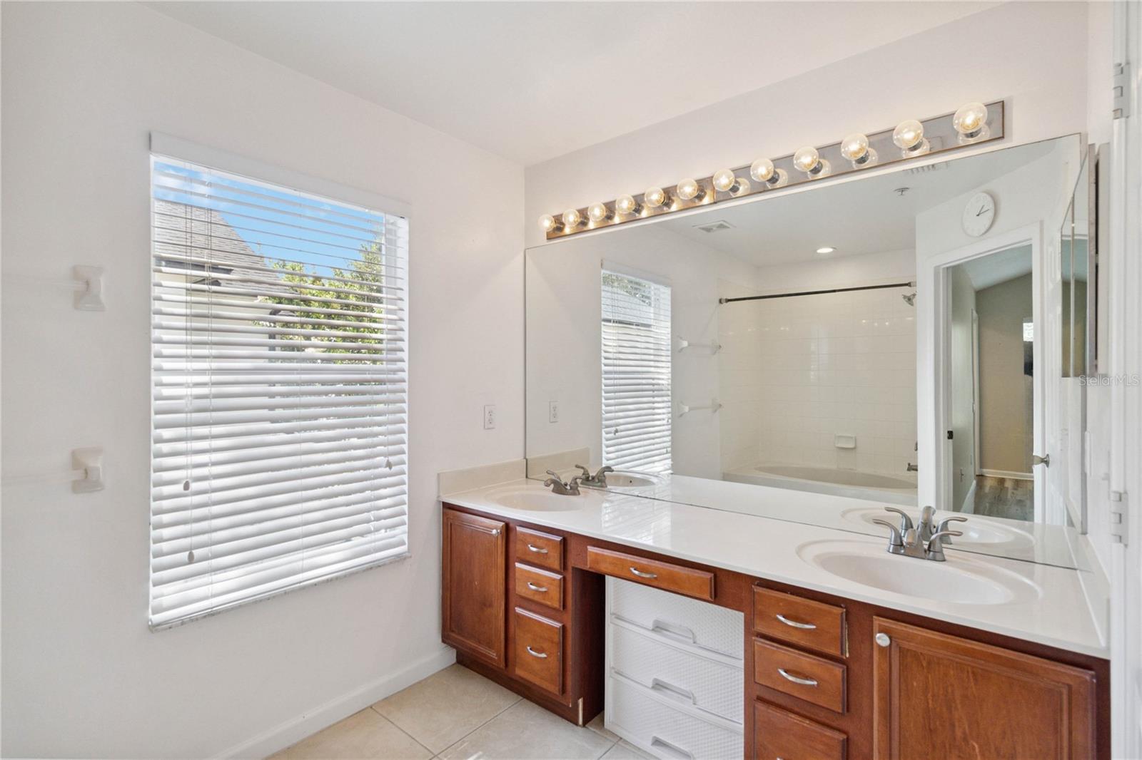 Image 18 of 53 For 6059 Twain Street 108