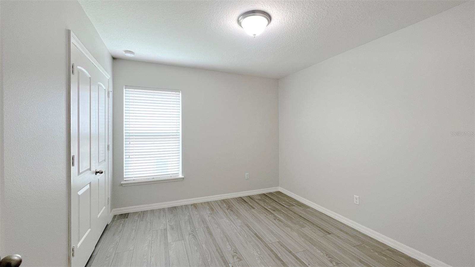 Image 15 of 20 For 1550 Peterson Place