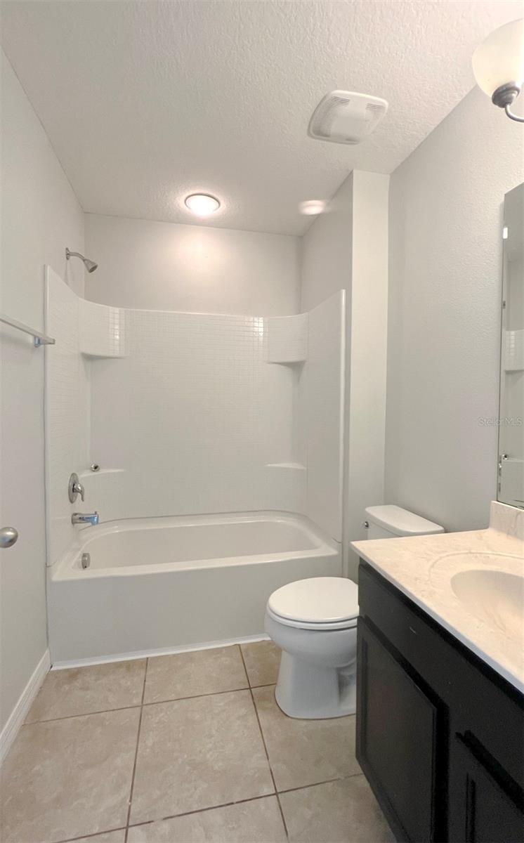 Image 17 of 20 For 1550 Peterson Place