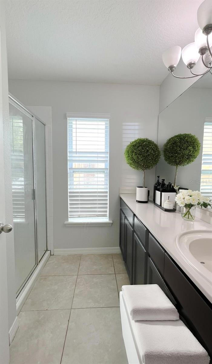 Image 18 of 20 For 1550 Peterson Place