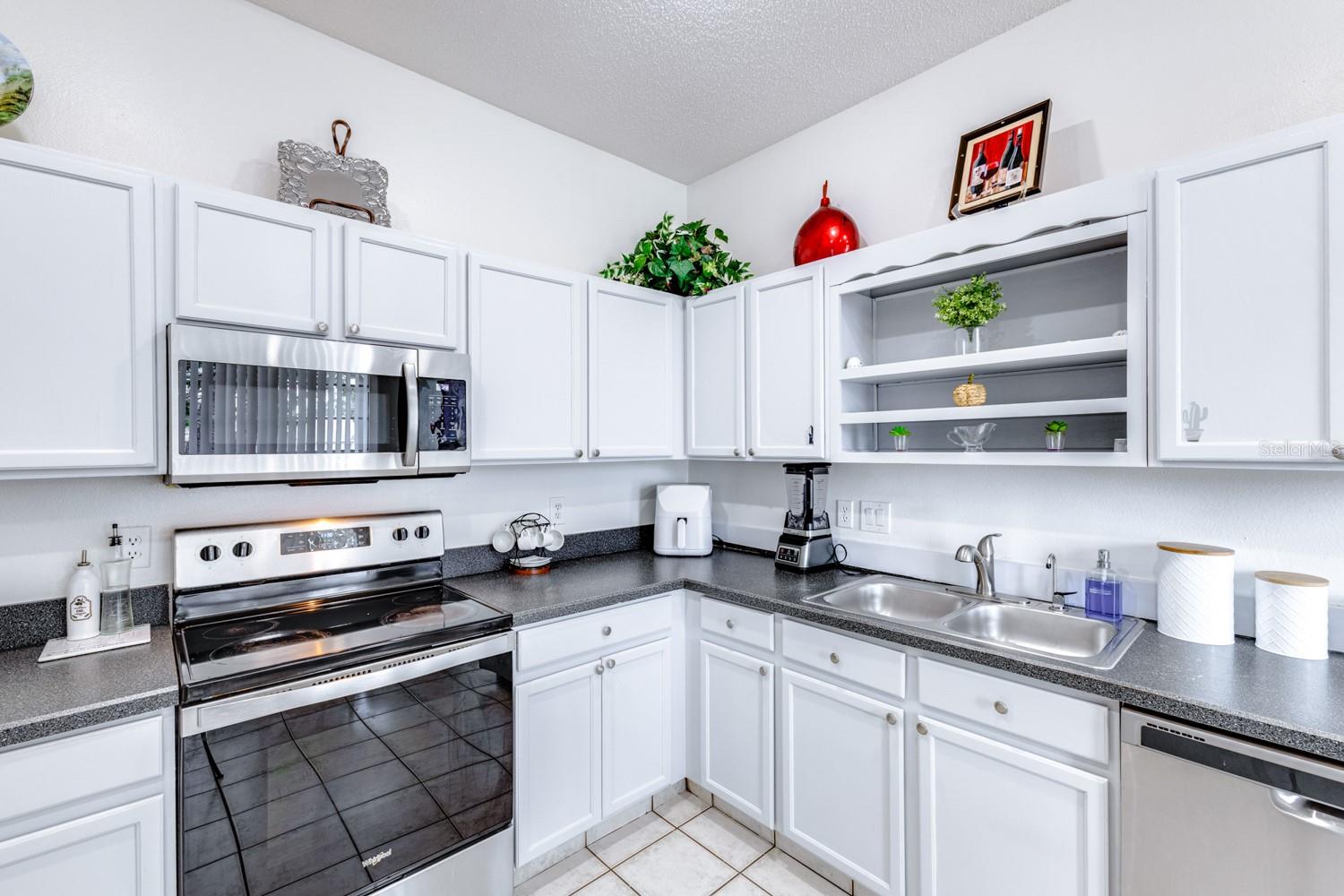Image 10 of 23 For 14576 Laguna Beach Circle
