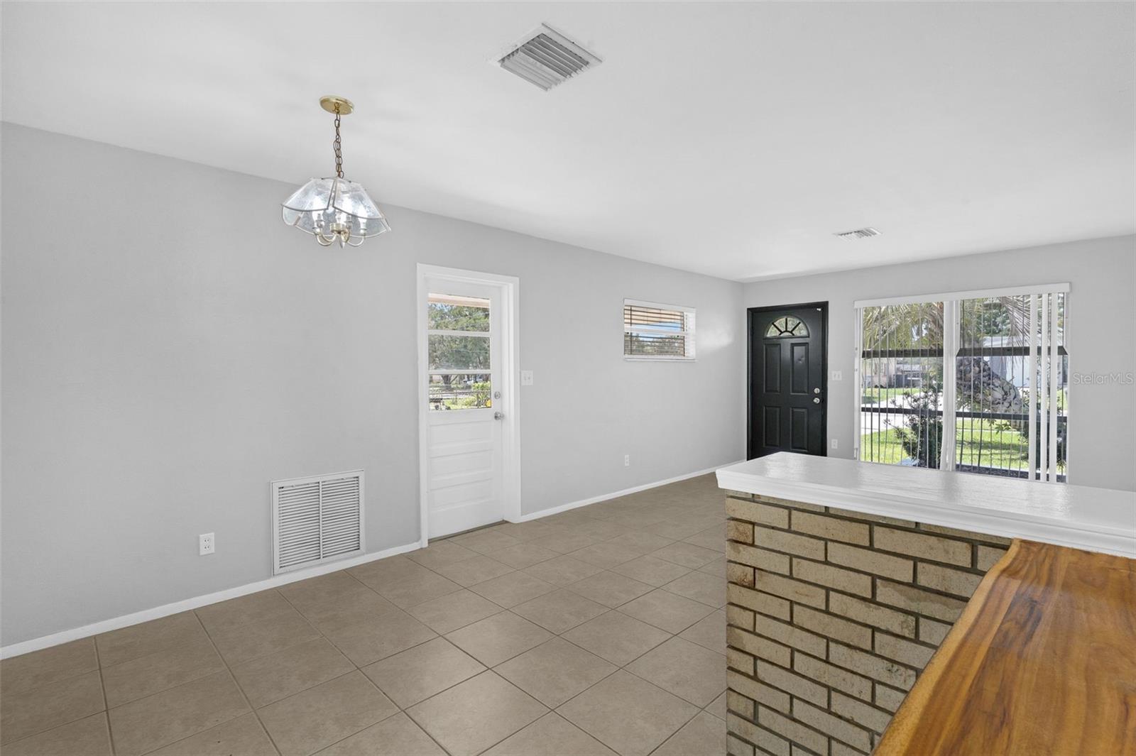 Image 10 of 38 For 173 Alhambra Avenue