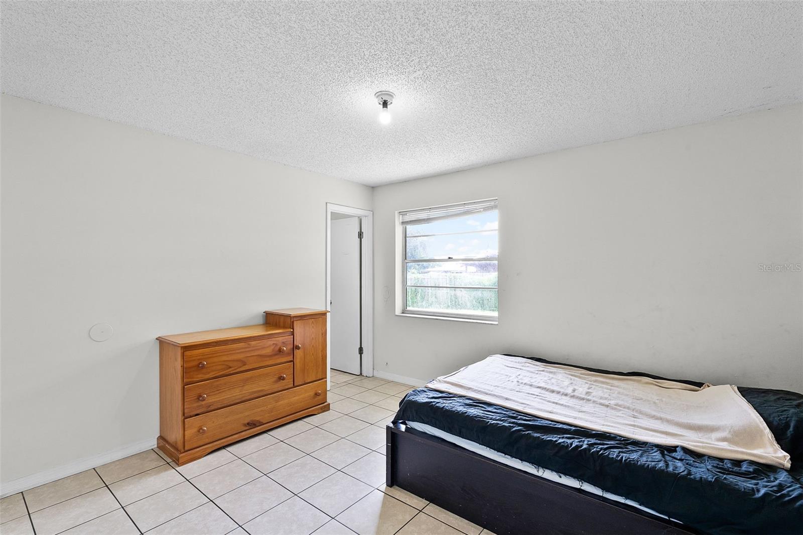 Image 14 of 29 For 2900 Oranole Road