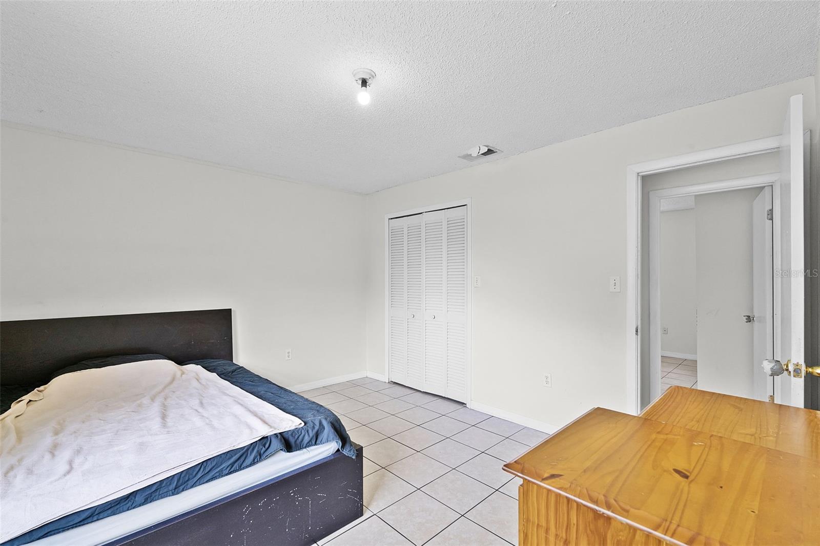 Image 16 of 29 For 2900 Oranole Road
