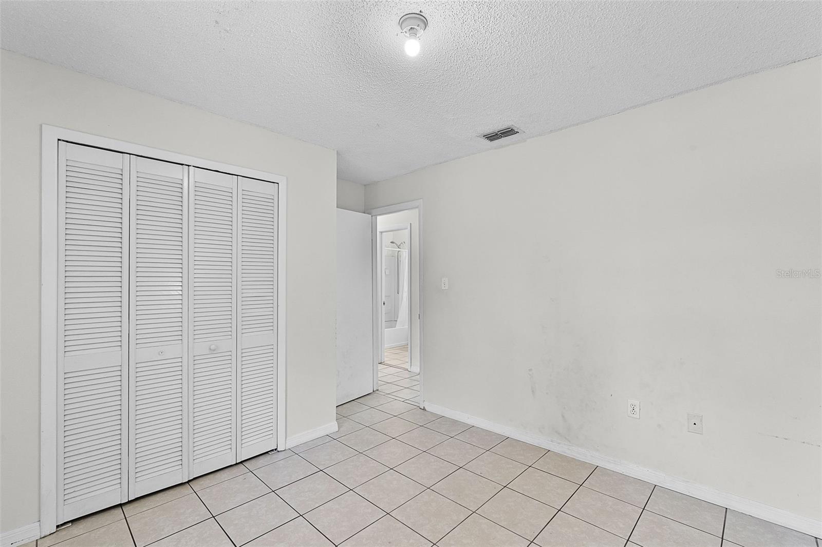 Image 18 of 29 For 2900 Oranole Road