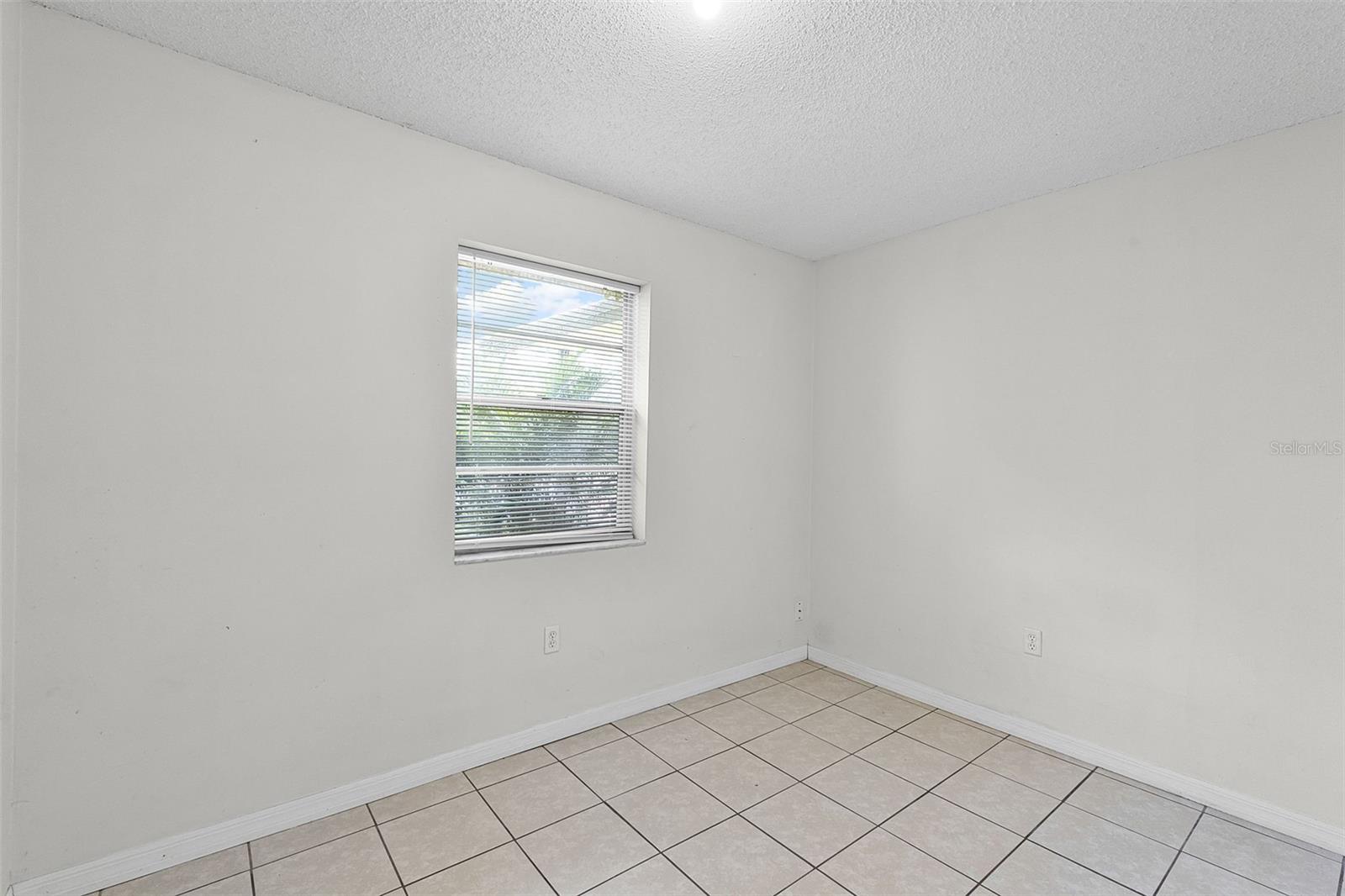 Image 19 of 29 For 2900 Oranole Road