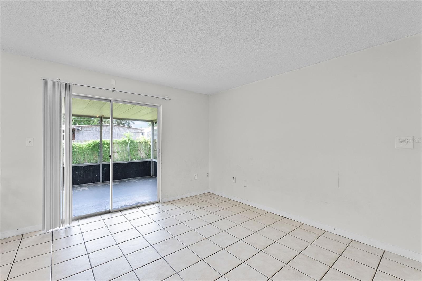 Image 4 of 29 For 2900 Oranole Road