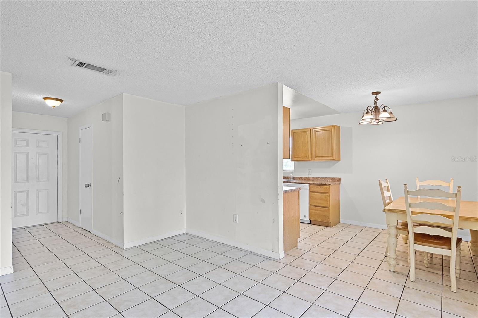 Image 7 of 29 For 2900 Oranole Road