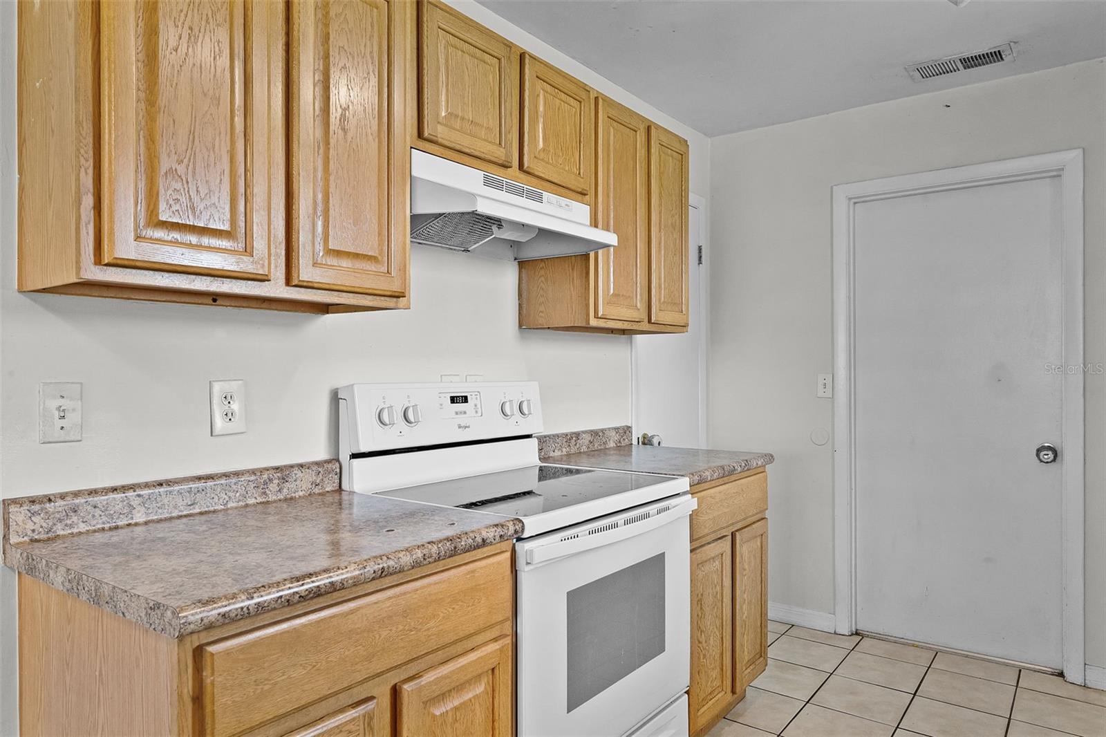 Image 9 of 29 For 2900 Oranole Road