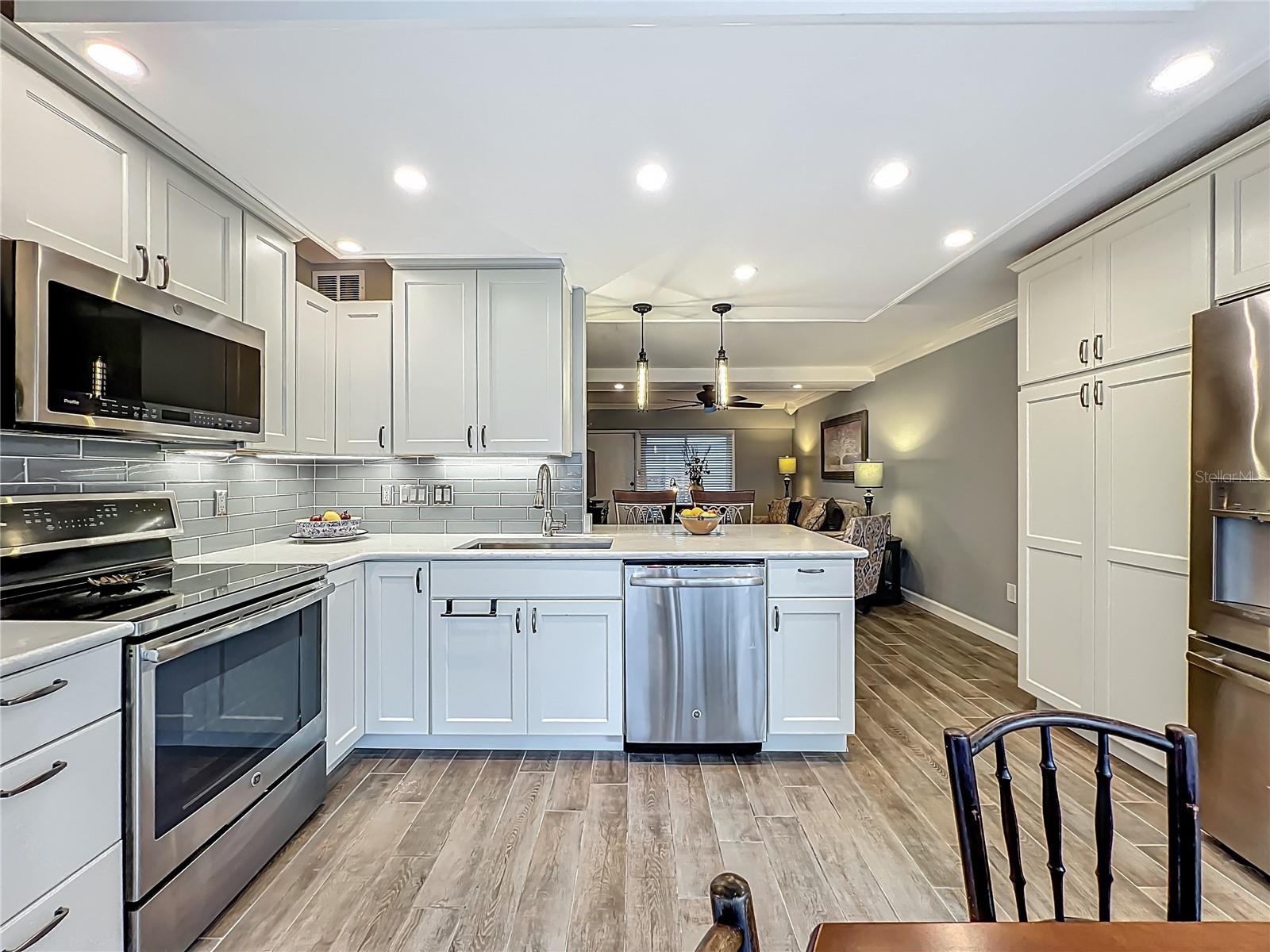Image 10 of 44 For 1100 Delaney Avenue C13