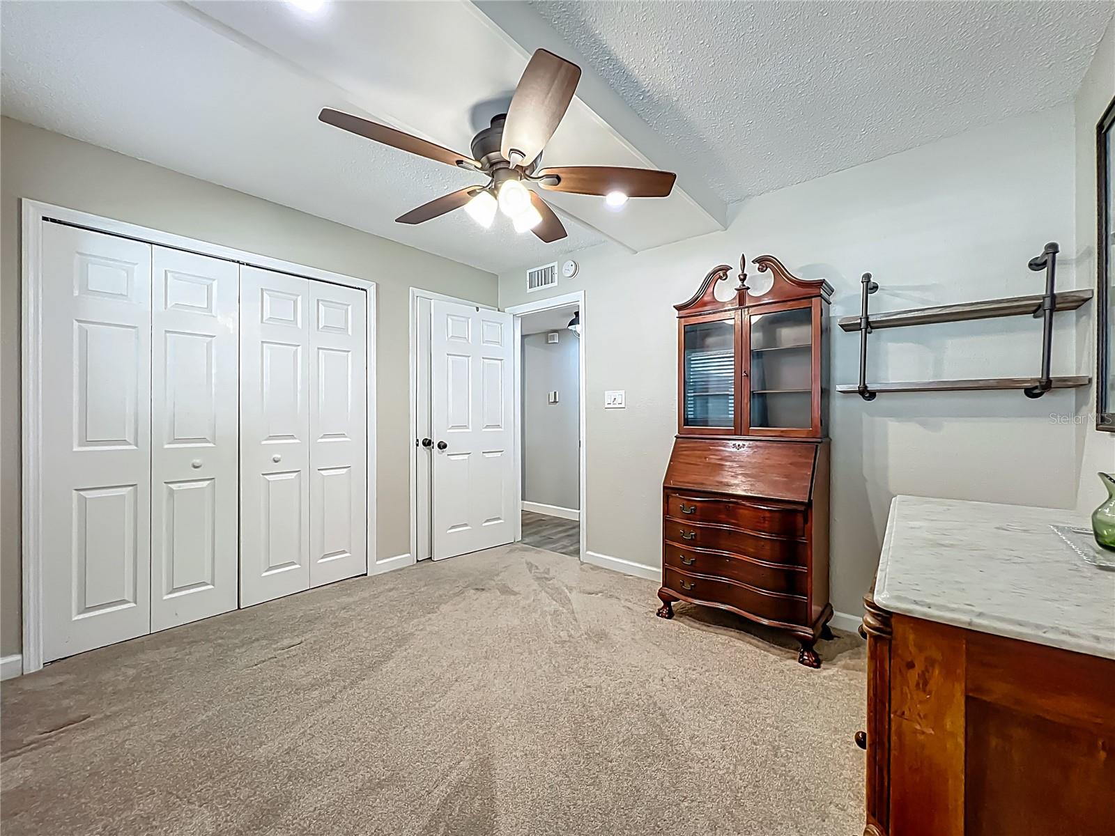Image 19 of 44 For 1100 Delaney Avenue C13