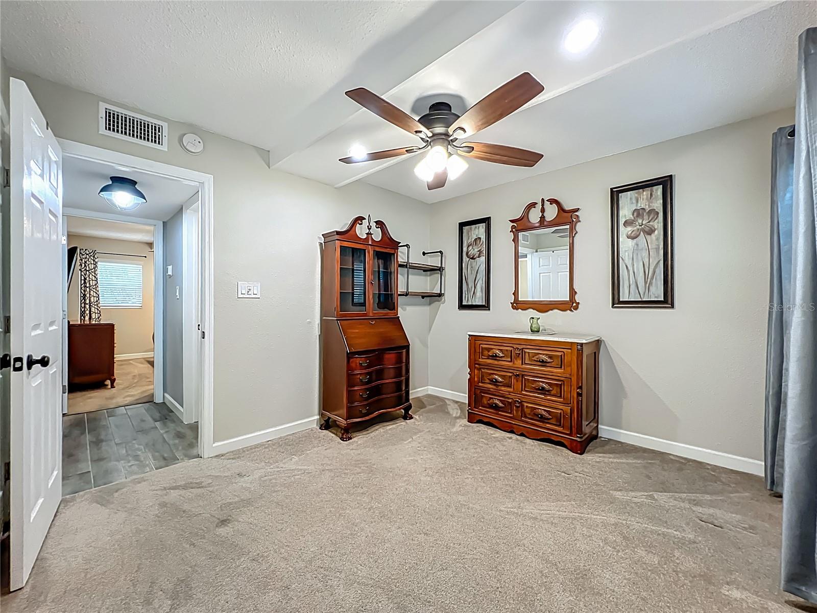 Image 20 of 44 For 1100 Delaney Avenue C13