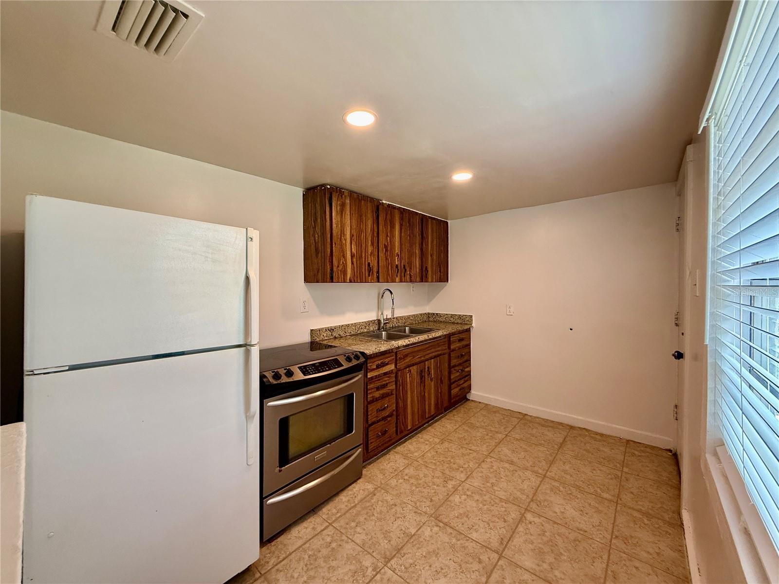 Image 6 of 11 For 1405 40th Street B