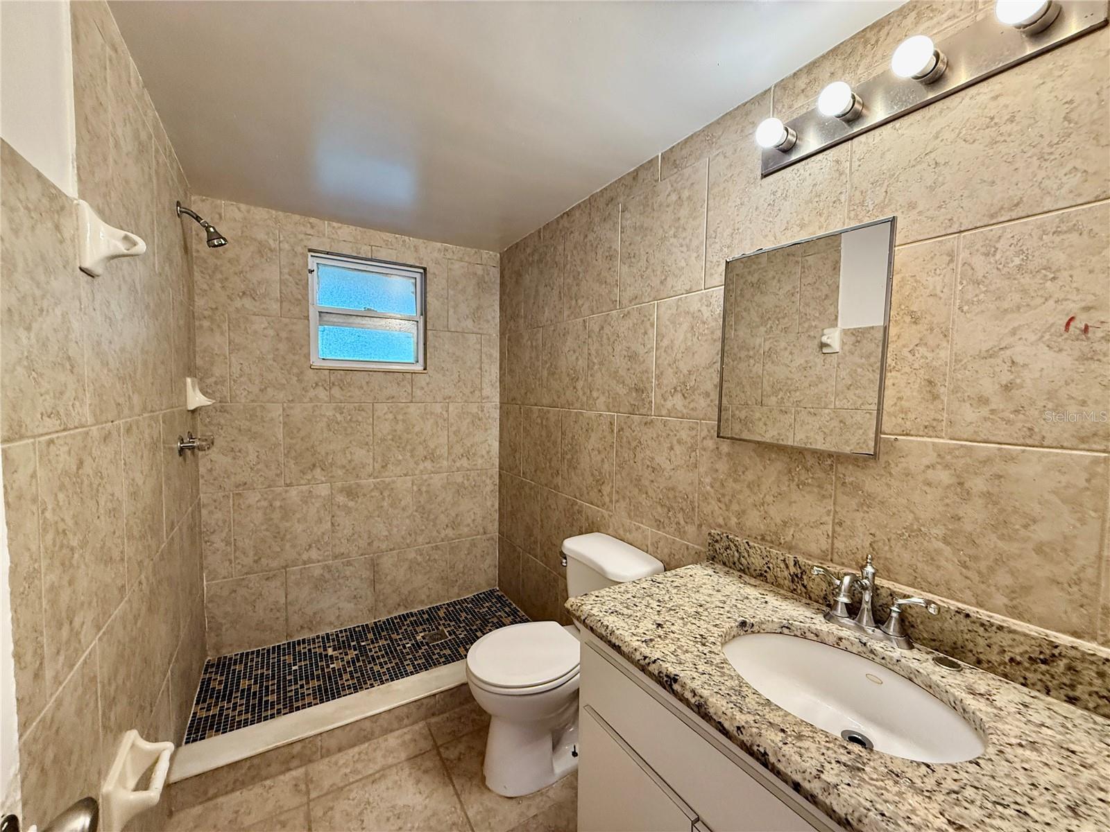 Image 7 of 11 For 1405 40th Street B