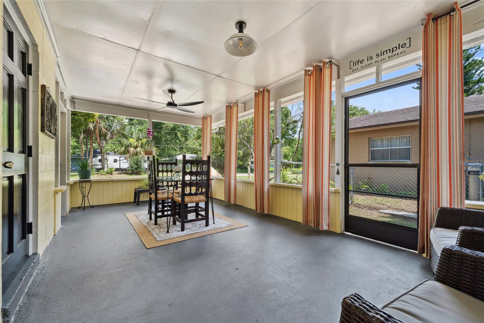 Image 2 of 17 For 2440 Grandview Avenue