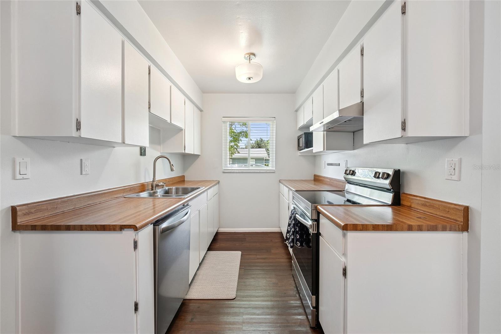 Image 5 of 17 For 2440 Grandview Avenue