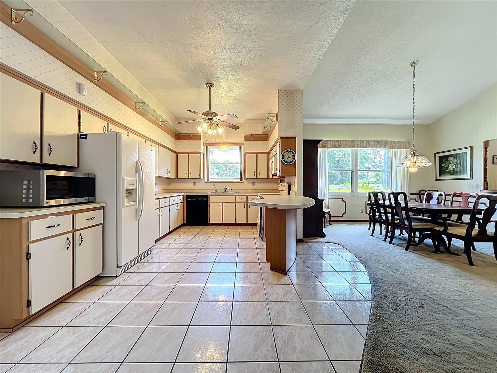 Image 13 of 42 For 7619 Lake Marsha Drive