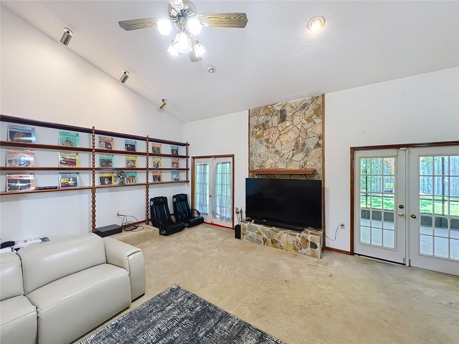 Image 6 of 42 For 7619 Lake Marsha Drive