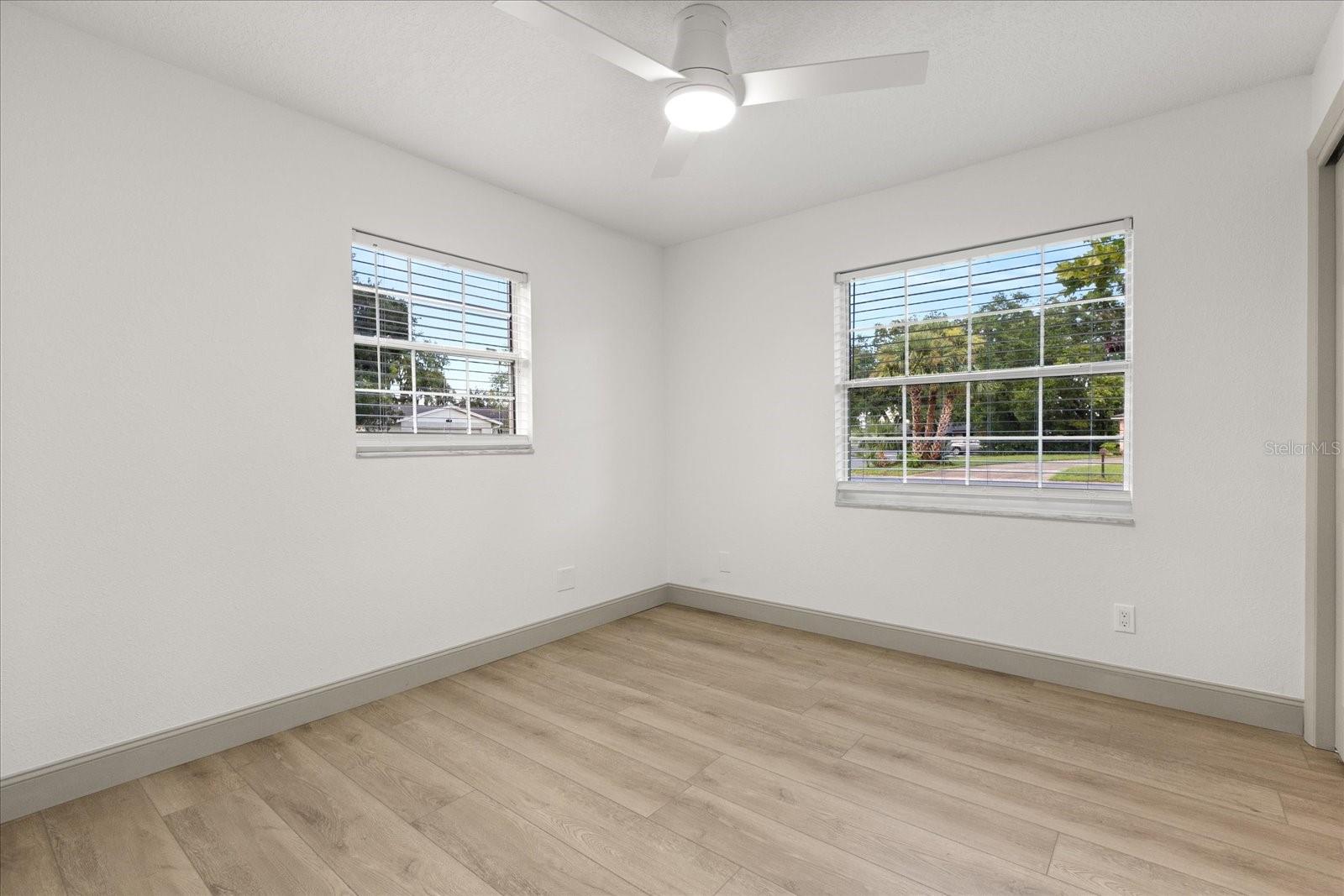 Image 18 of 28 For 652 Sherwood Court