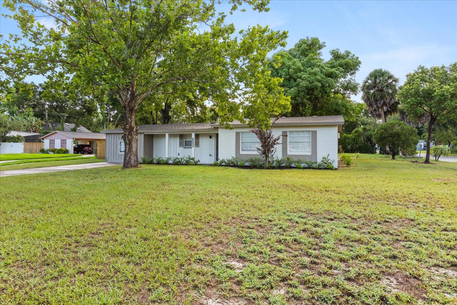 Image 2 of 28 For 652 Sherwood Court