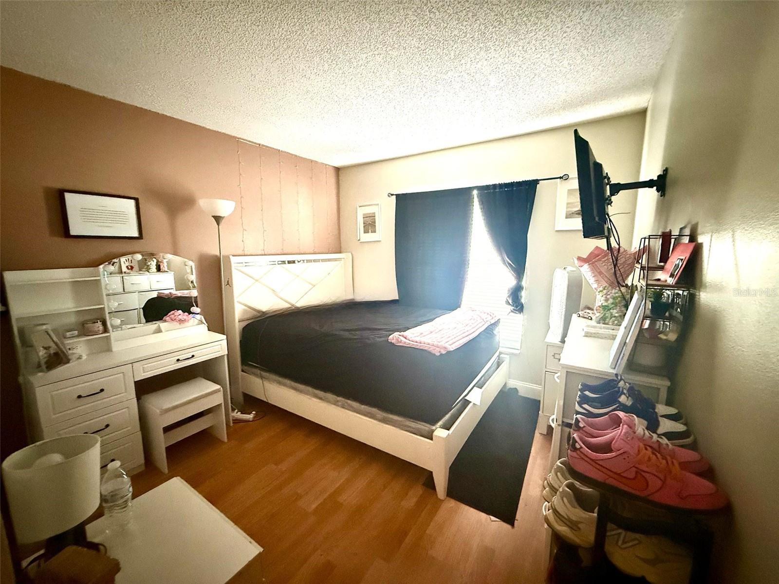 Image 16 of 24 For 992 Vista Palma Way