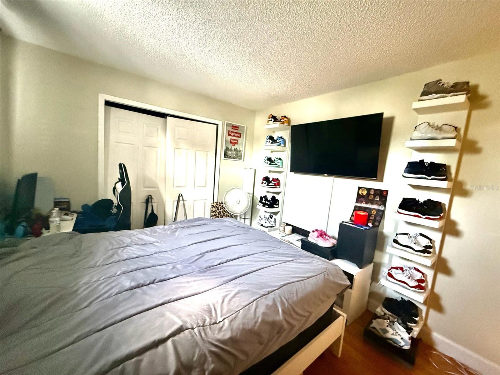 Image 17 of 24 For 992 Vista Palma Way