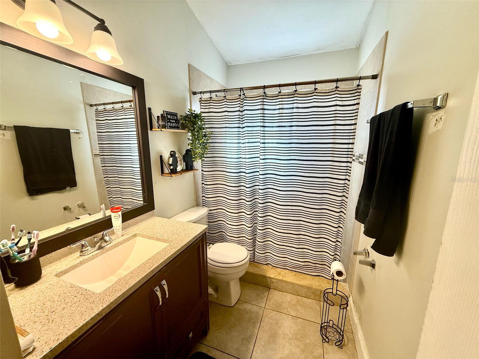 Image 19 of 24 For 992 Vista Palma Way