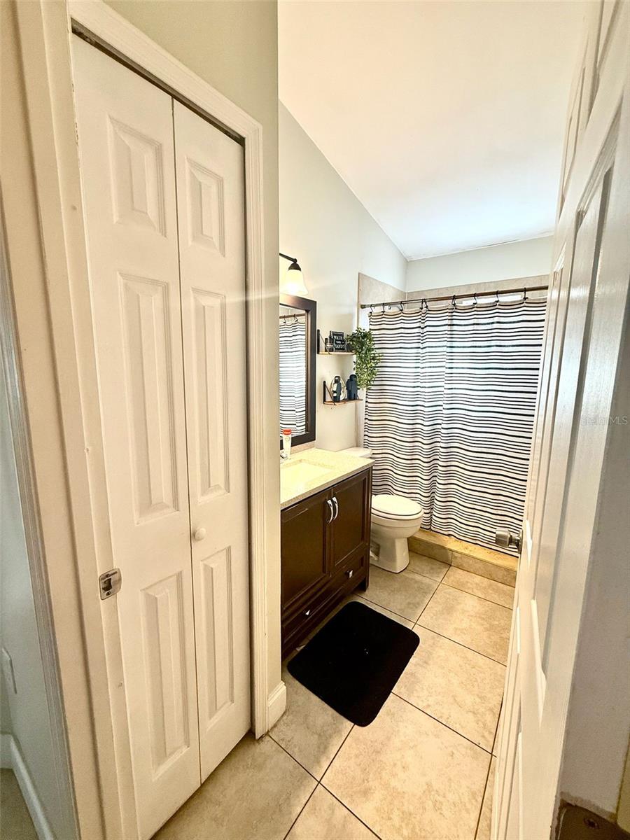 Image 20 of 24 For 992 Vista Palma Way