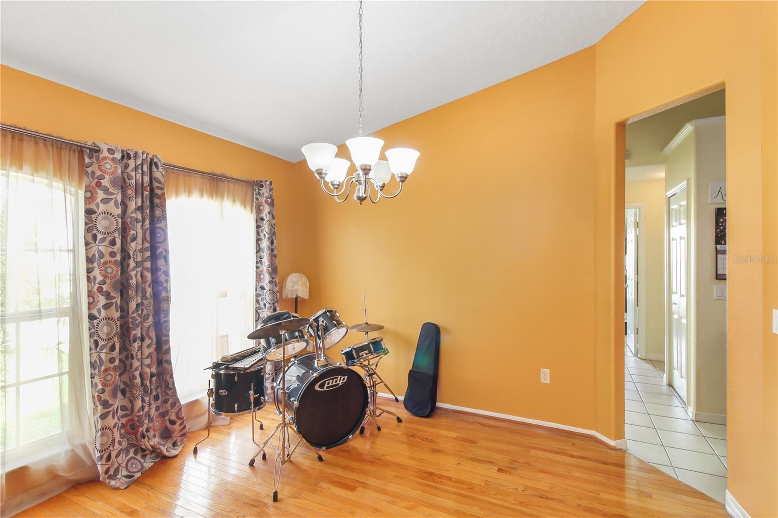 Image 6 of 38 For 403 Albatross Court