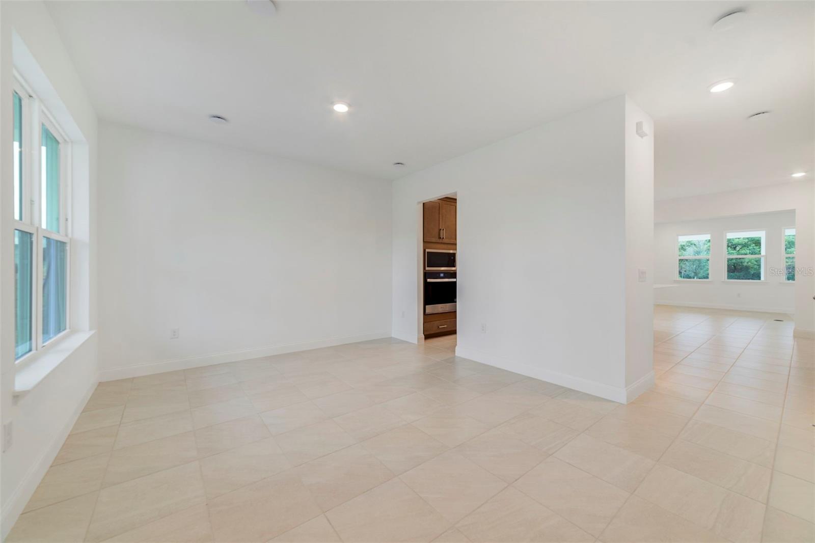 Image 14 of 35 For 657 Snowy Egret Court