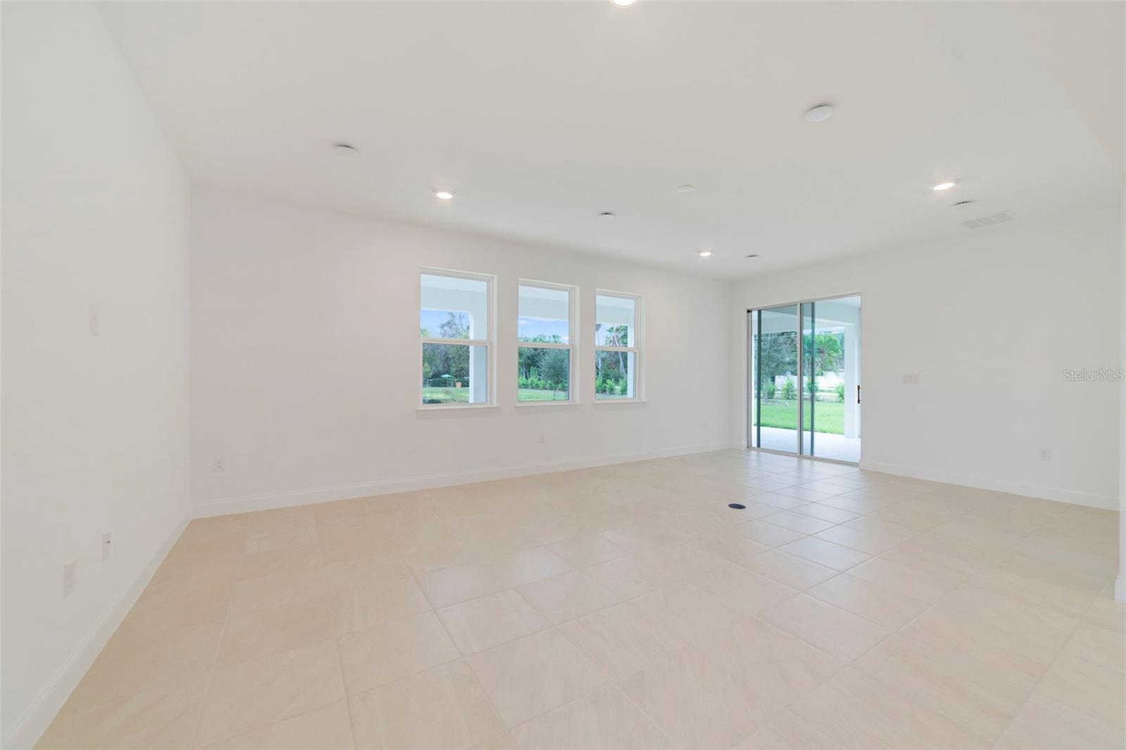 Image 16 of 35 For 657 Snowy Egret Court