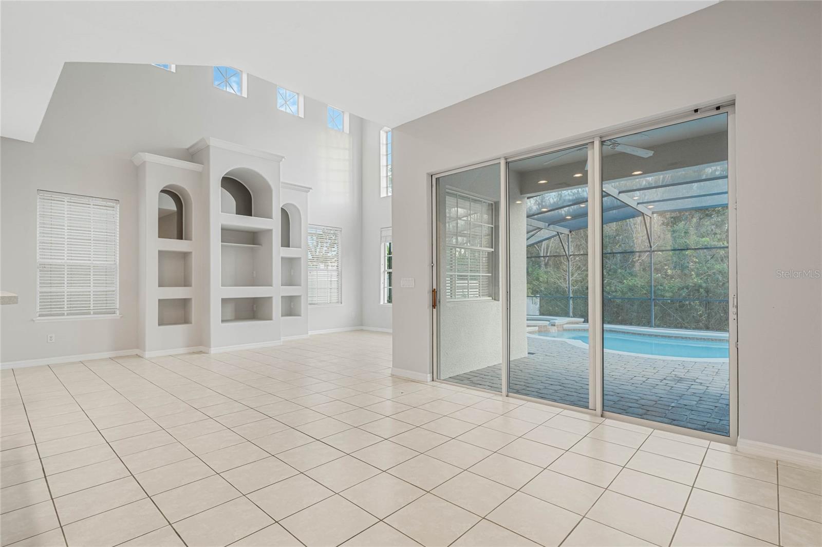 Image 15 of 39 For 2555 Sand Arbor Circle