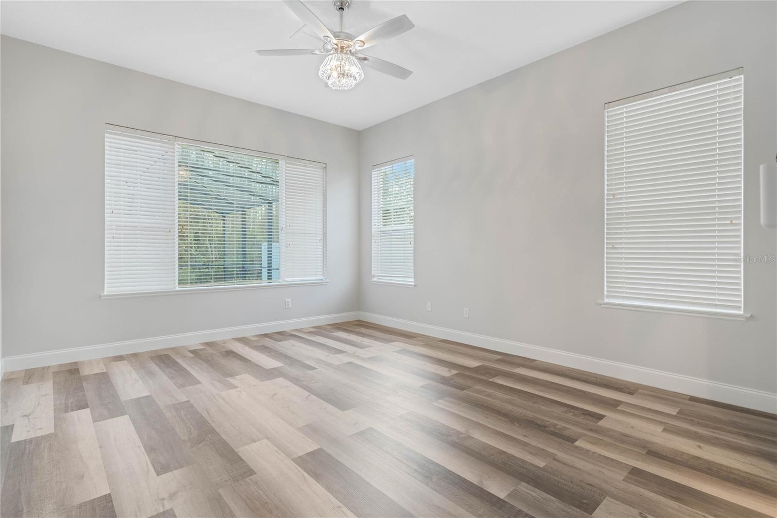 Image 21 of 39 For 2555 Sand Arbor Circle