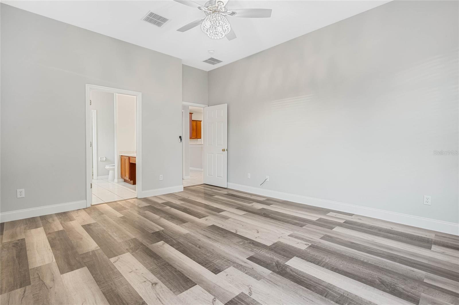 Image 22 of 39 For 2555 Sand Arbor Circle