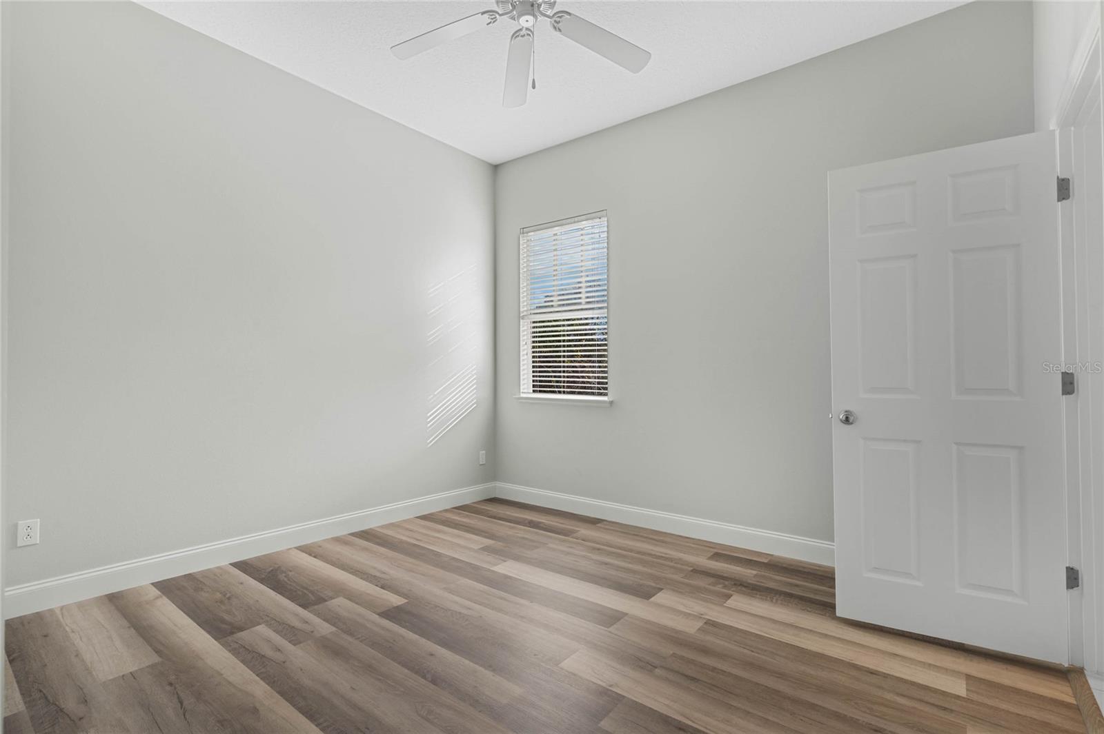 Image 26 of 39 For 2555 Sand Arbor Circle