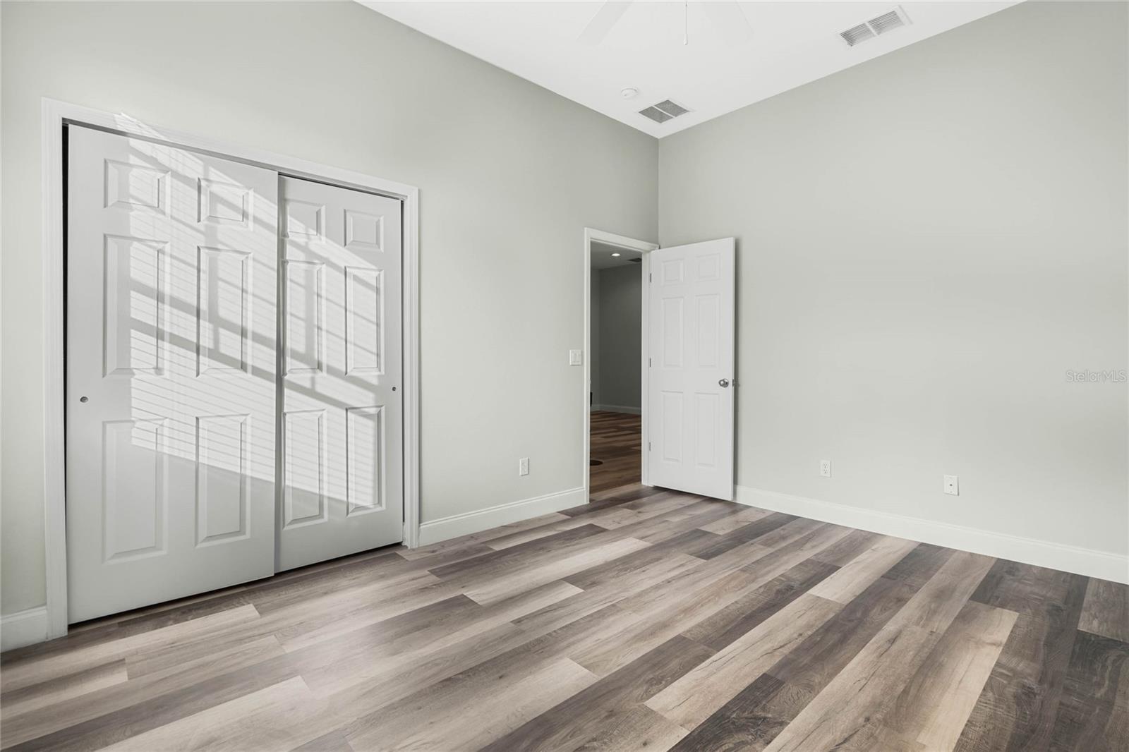 Image 27 of 39 For 2555 Sand Arbor Circle
