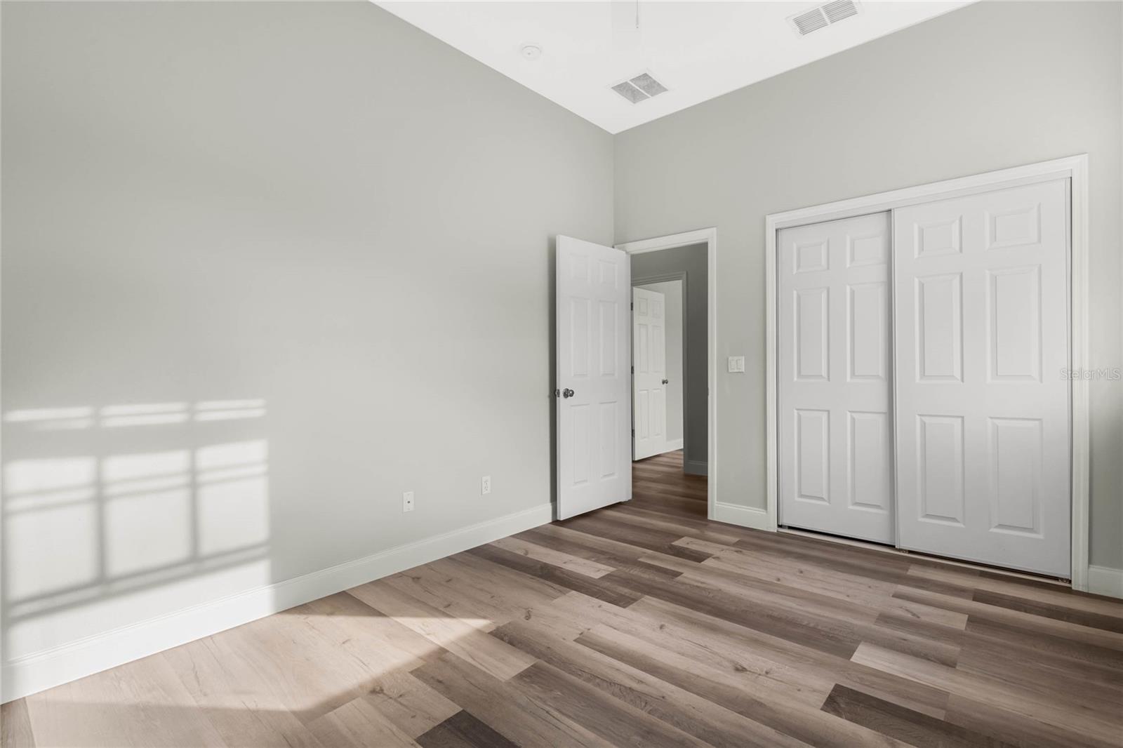 Image 31 of 39 For 2555 Sand Arbor Circle