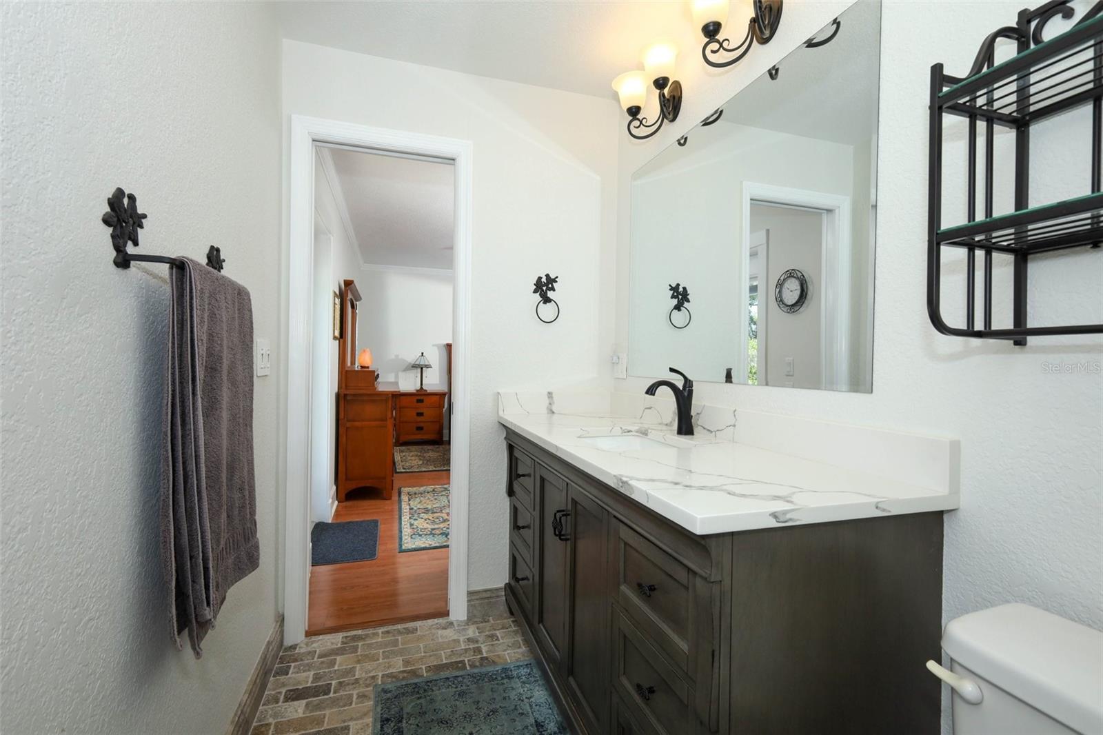 Image 30 of 67 For 515 Devonshire Boulevard