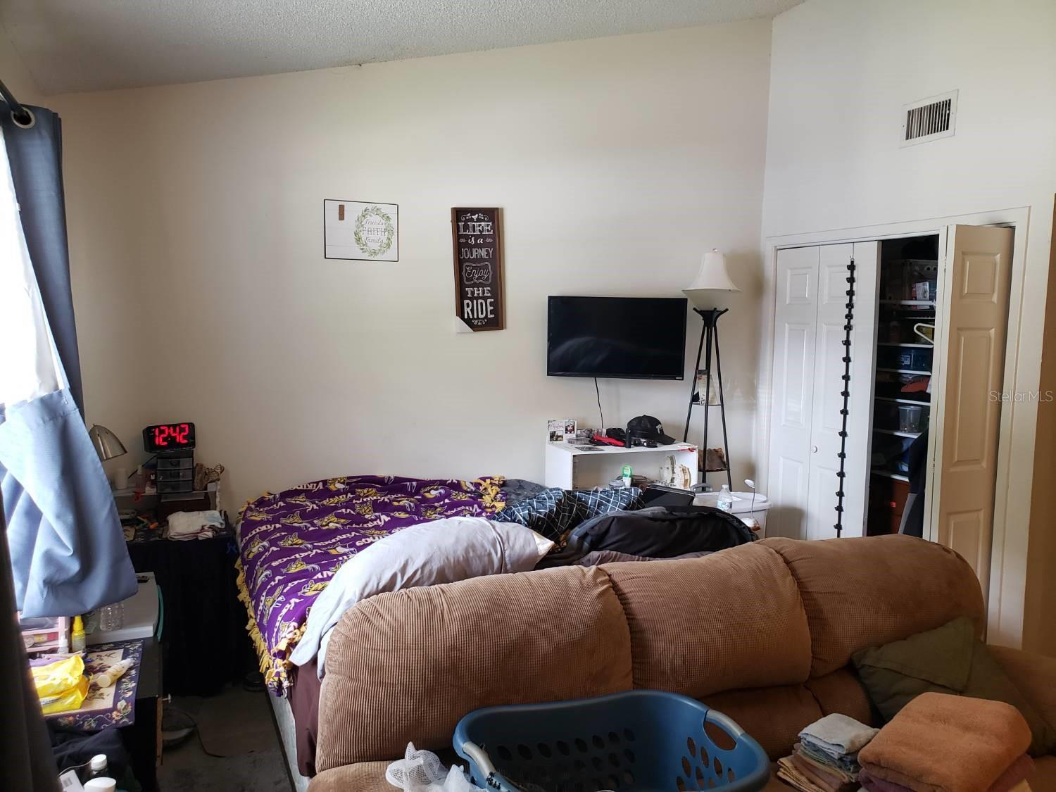 Listing photo id 11 for 3741 41st Street