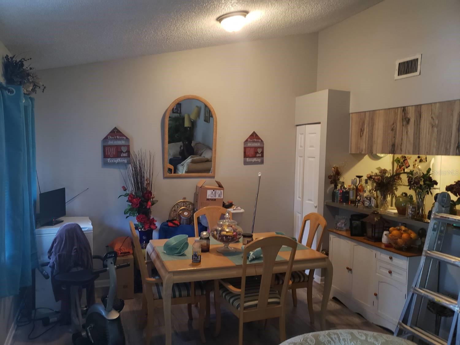 Listing photo id 4 for 3741 41st Street