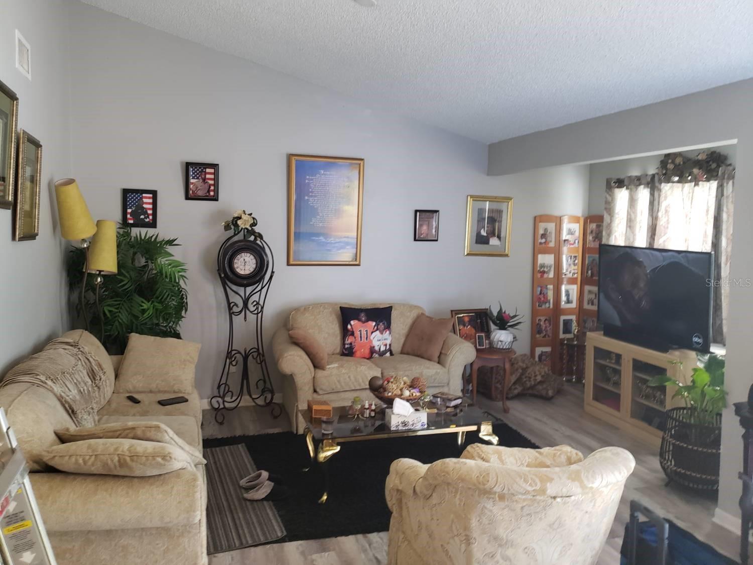 Listing photo id 7 for 3741 41st Street