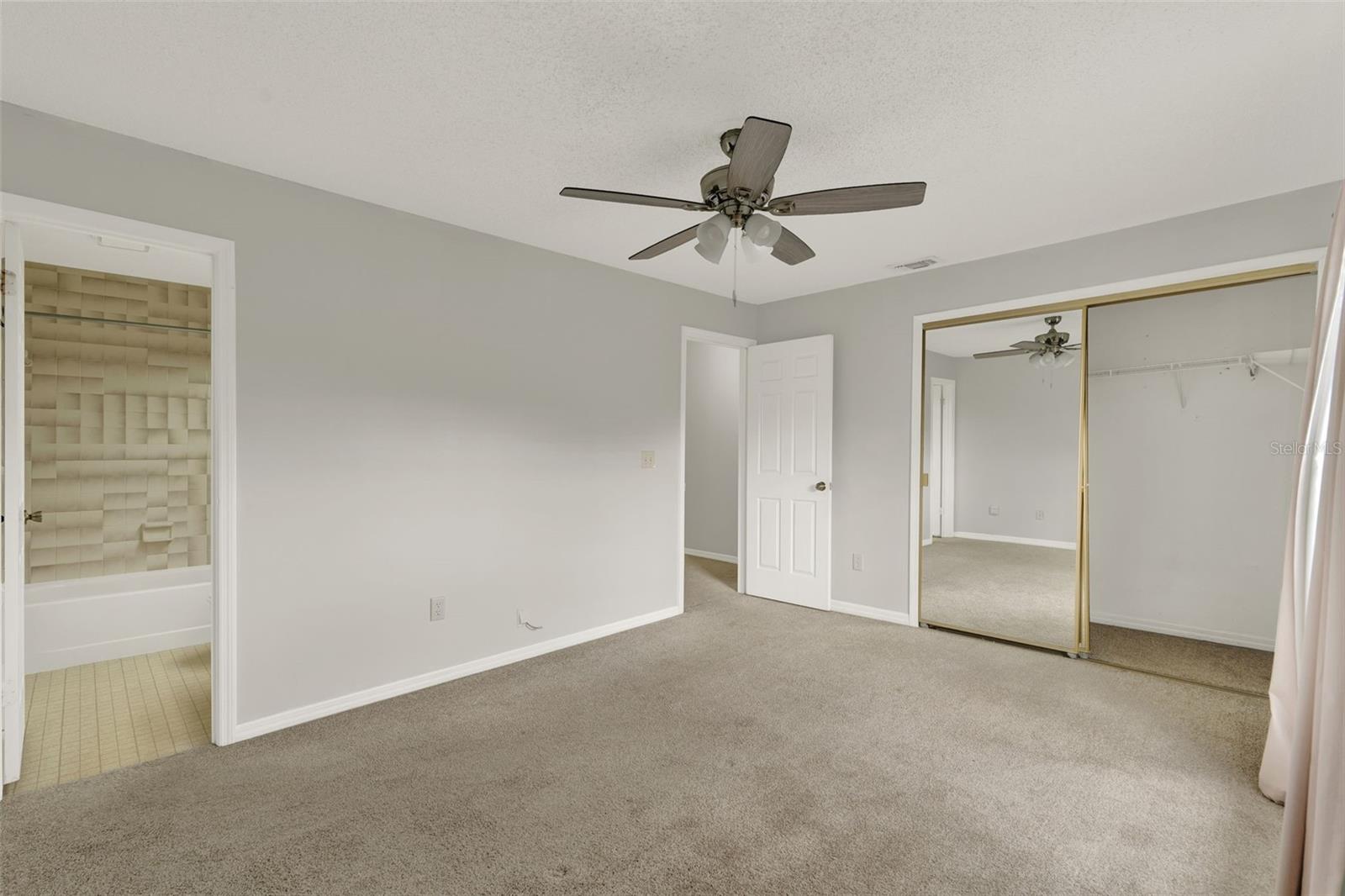 Image 18 of 19 For 3267 Forest Oaks Court 111